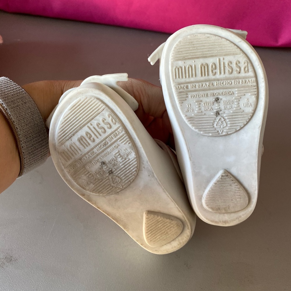 Mini Melissa white cats (hard to find)